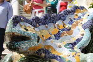 Fuente del Dragón de Gaudí en el Parc Guëll, Barcelona