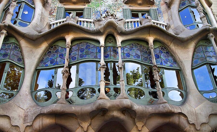 Познакомьтесь с Гауди и его Casa Batlló