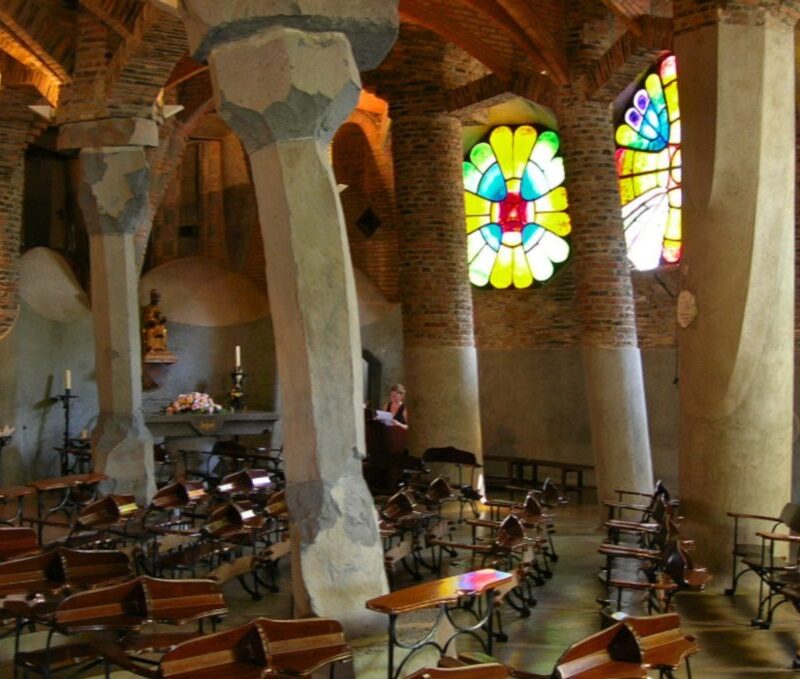 Откройте для себя скрытый шедевр Колонии Гуэль и Гауди