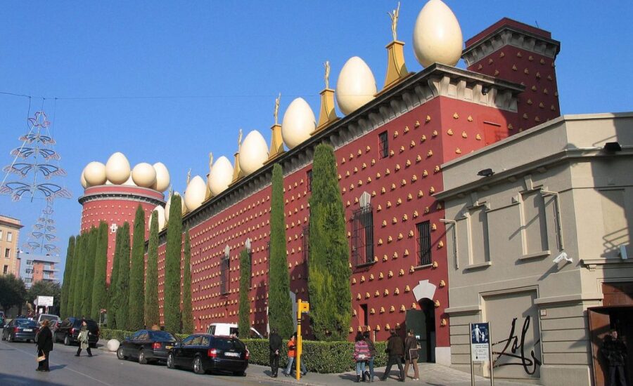 Traversez le miroir pour visiter le musée Salvador Dalí à Figueres