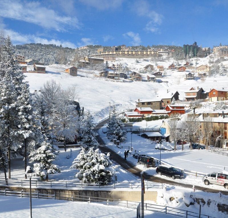 Горнолыжный курорт Ла Молина недалеко от Барселоны