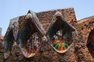 Colonia Guell Barcellona [Foto by Carlos Lorenzo - Flickr]