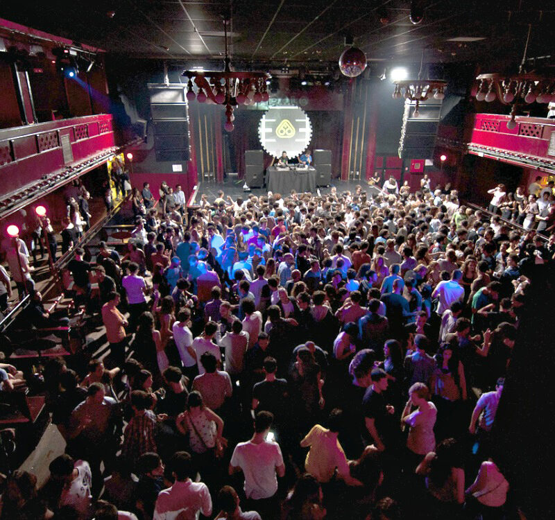 5 баров живой музыки в Барселоне