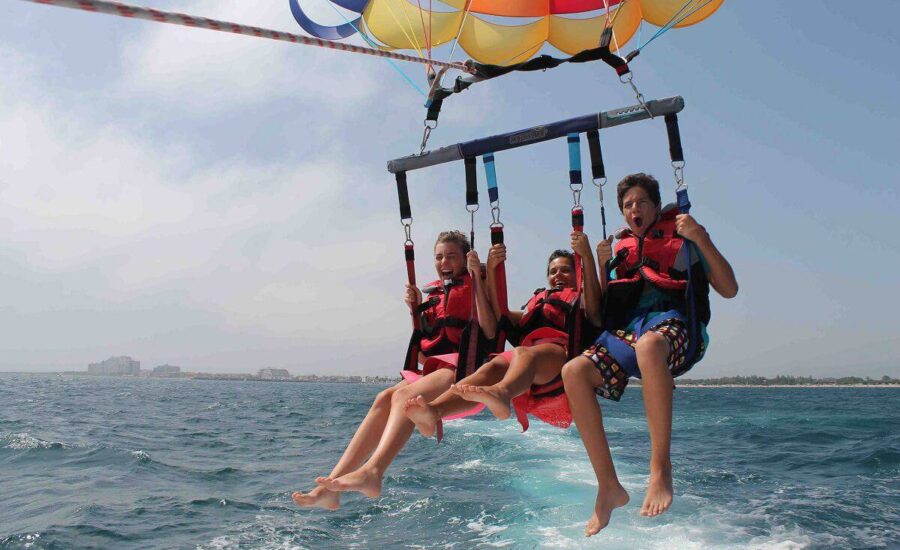 Las 10 mejores actividades de playa en Barcelona