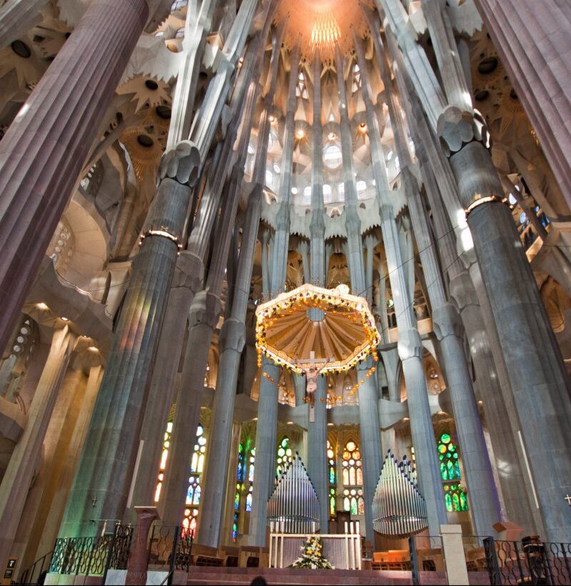 Замечательные произведения Гауди в Барселоне