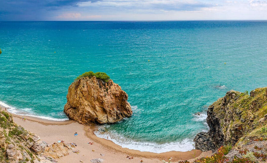 Où trouver des plages nudistes en Catalogne