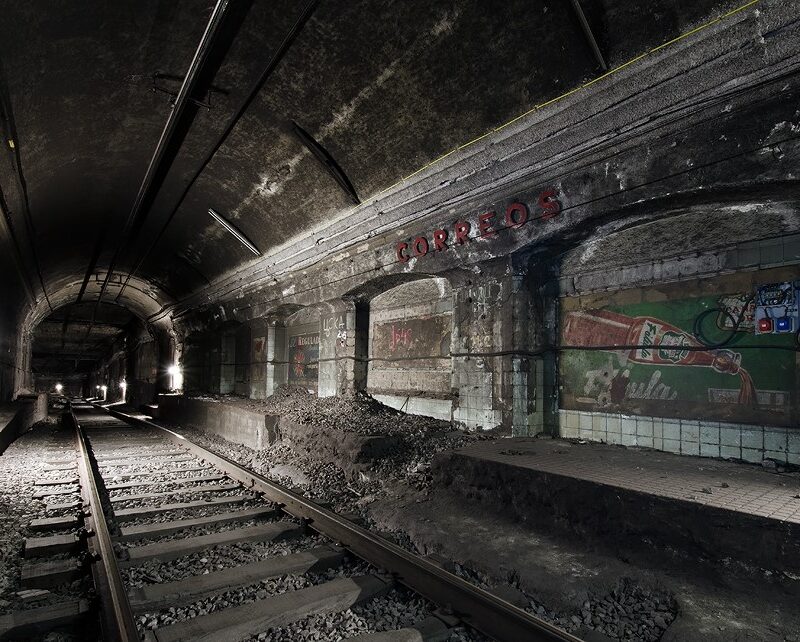 Barcelona onder de grond: een gids voor de verlaten stations en schuilplaatsen van de stad