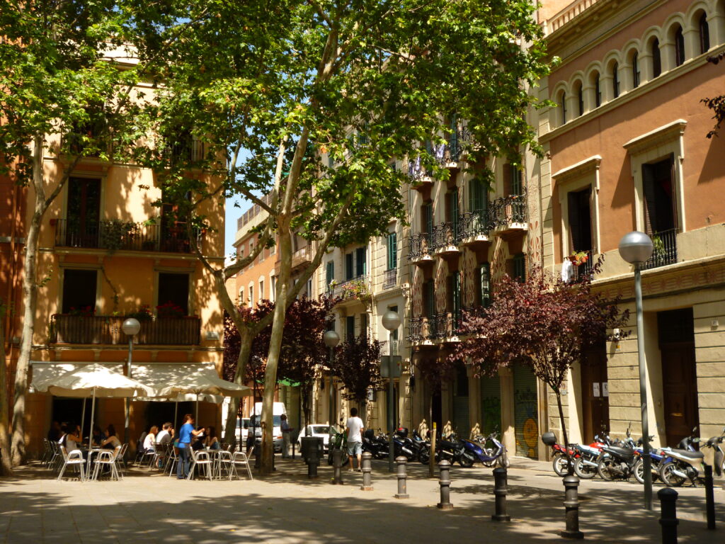 Placa de la Virreina, near Carrer Torrijos