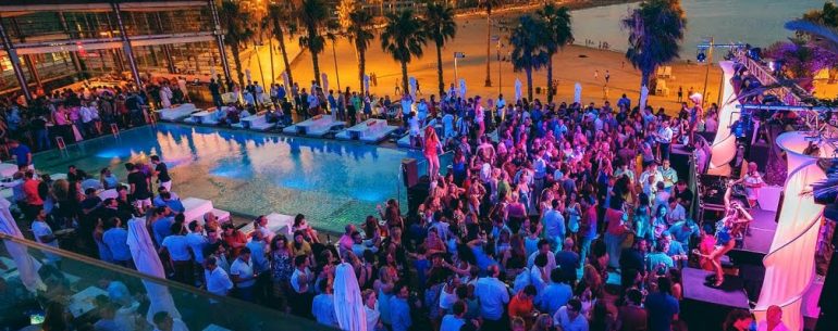 Mansión Yo Acera Los mejores Clubs de Playa en Barcelona