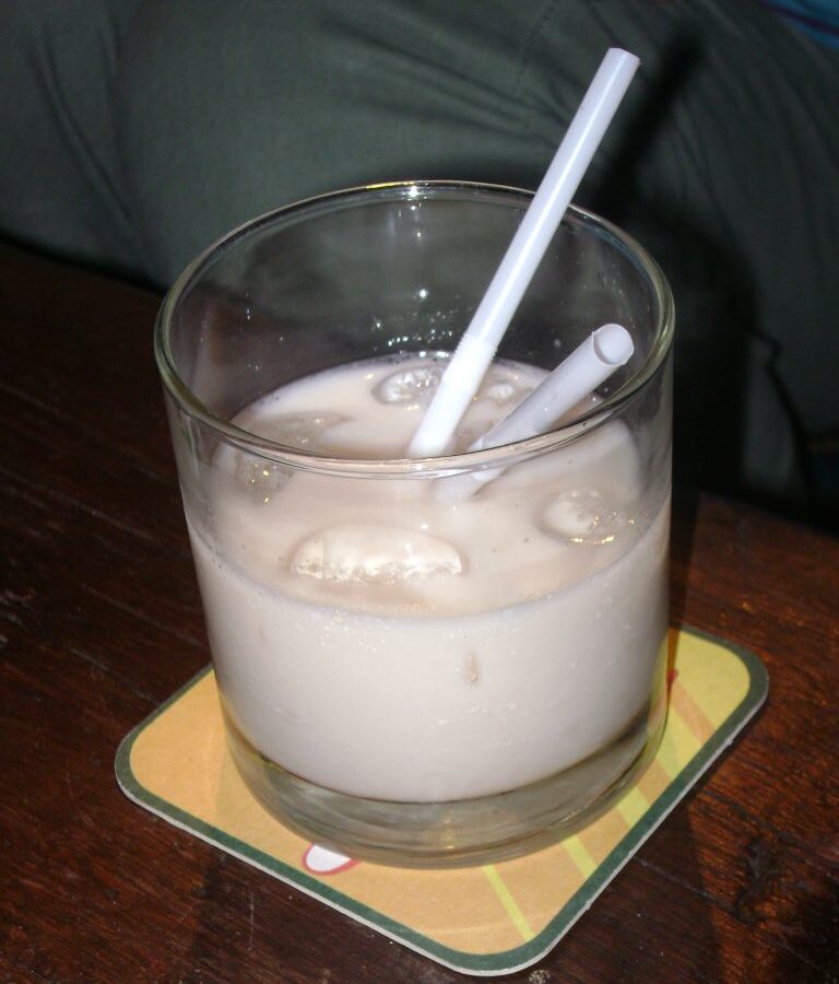 Pink Panther Melk: De locale drank met een verborgen twist