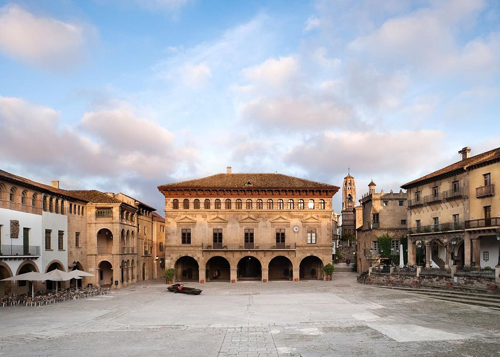 Erkunde Poble Espanyol!