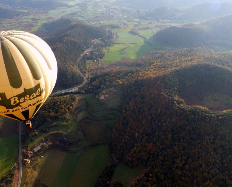 Где выпить вино с потрясающим видом в Барселоне