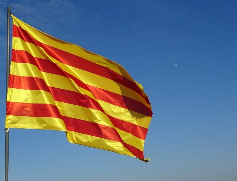 Путеводитель по каталонскому языку (слова, фразы, политика и традиции)