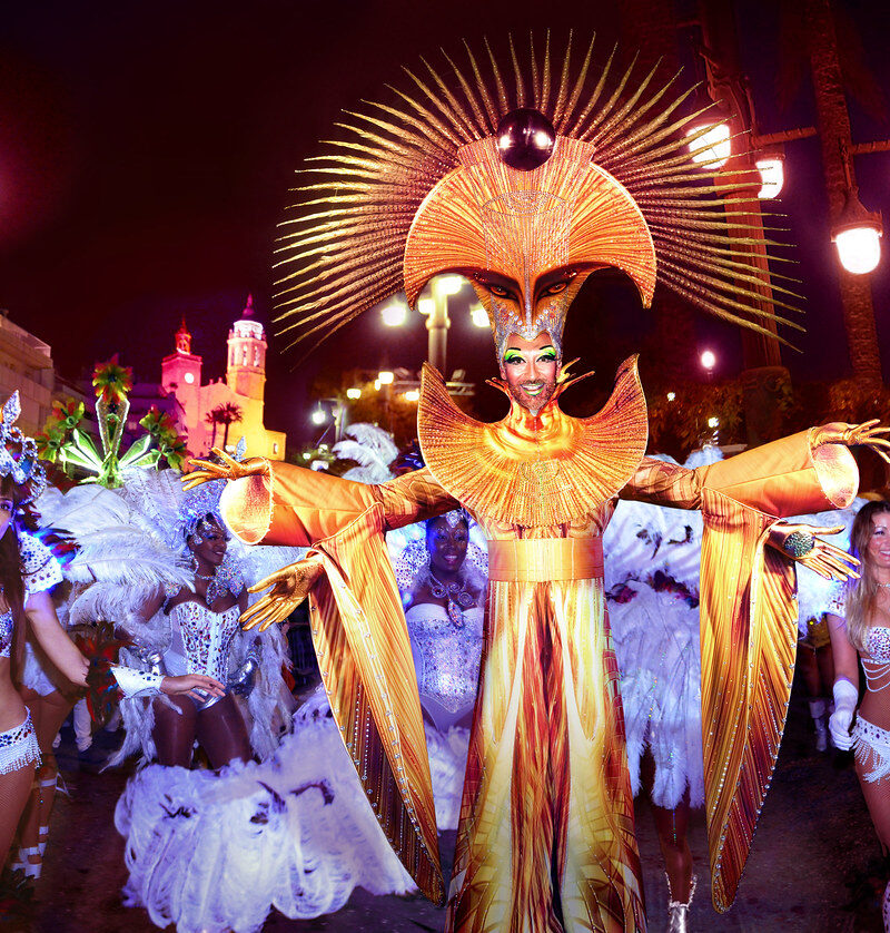 巴塞罗那附近的地方：锡切斯一日游