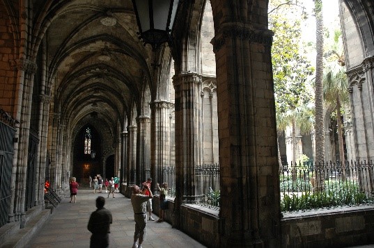 Barcelona Cathedral courtyard