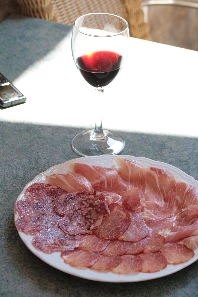 jamon wine