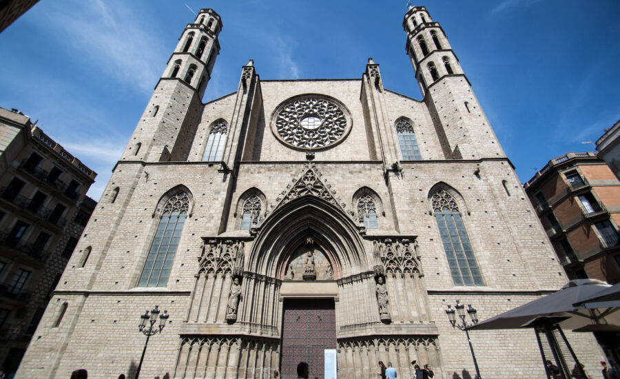 Facts surrounding Santa María del Mar basilica in Barcelona