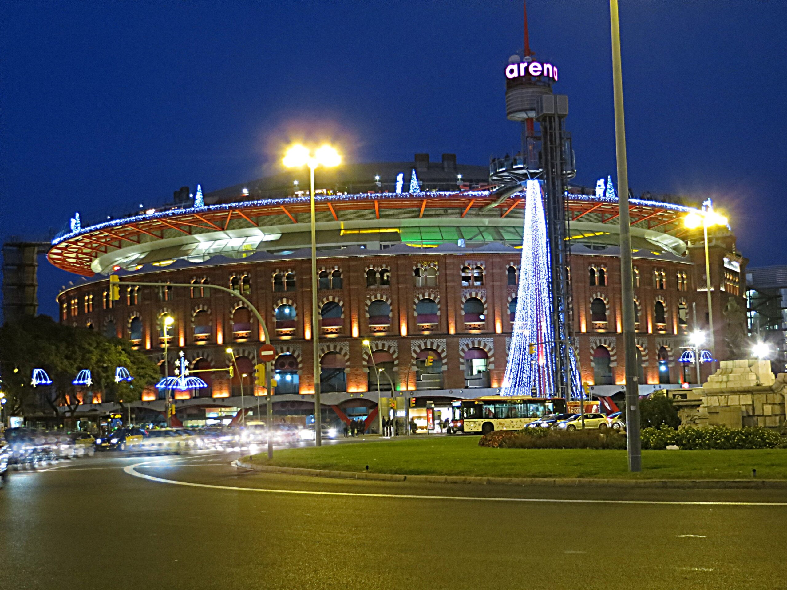 arenas de barcelona night