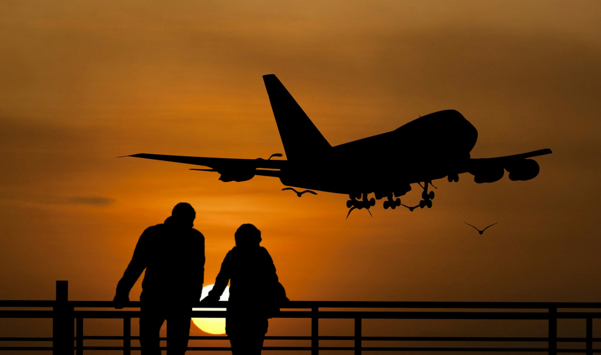 airport couple