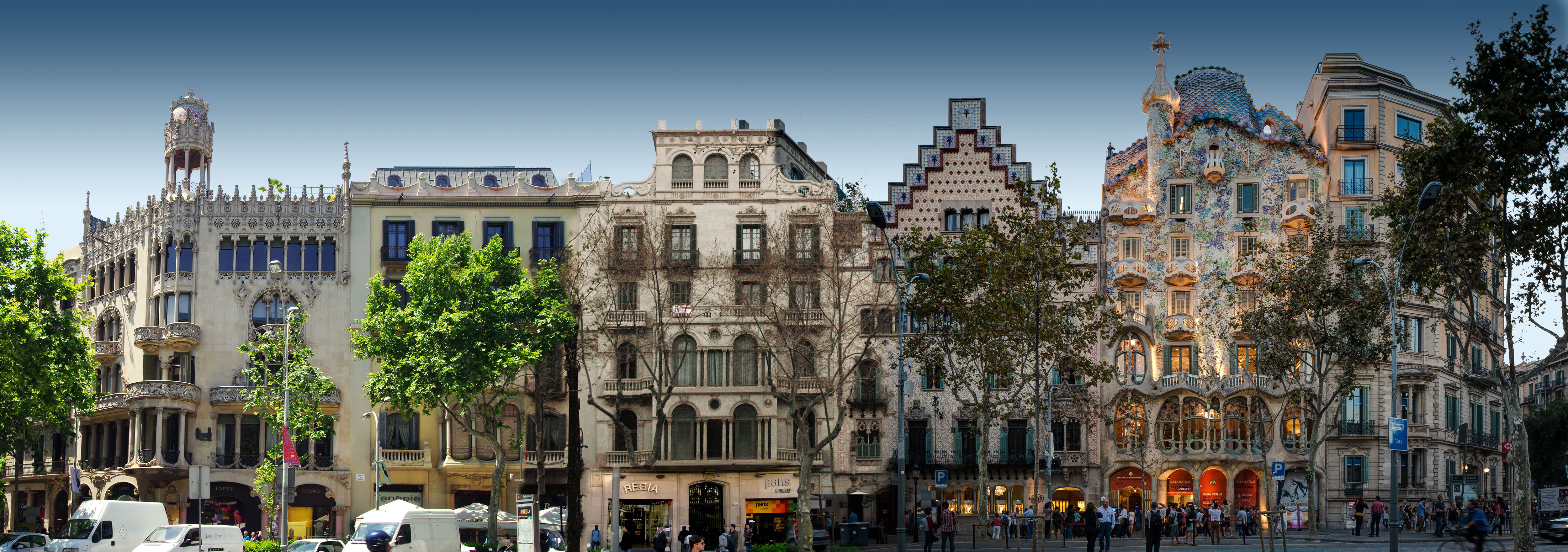 The entrance of the Louis Vuitton store on Barcelona's Passeig de