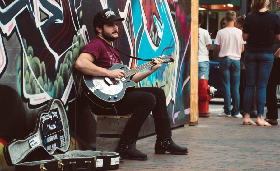 Dónde encontrar músicos callejeros en Barcelona