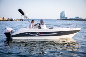 Where to Hire a Boat in and around Barcelona 