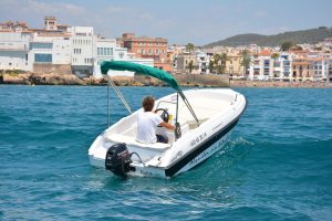 Where to Hire a Boat in and around Barcelona 