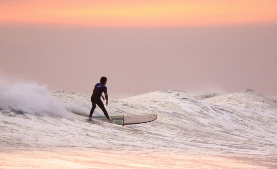 Top 5 des spots de surf à Barcelone et aux alentours