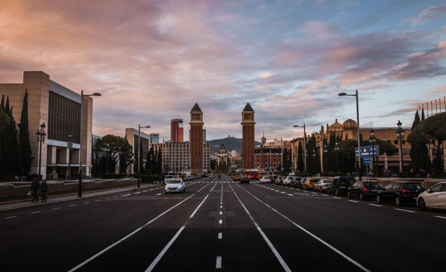 Descubre el transporte sostenible de Barcelona: Guía para viajar respetando el medio ambiente