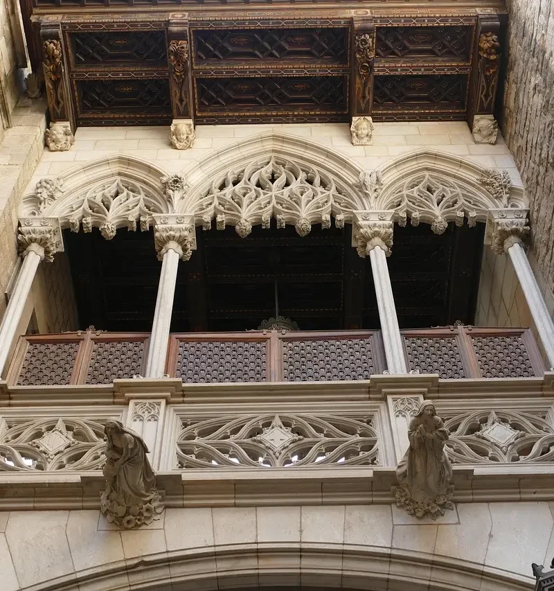 Descubre El Gótico: lo mejor para ver, comer y disfrutar