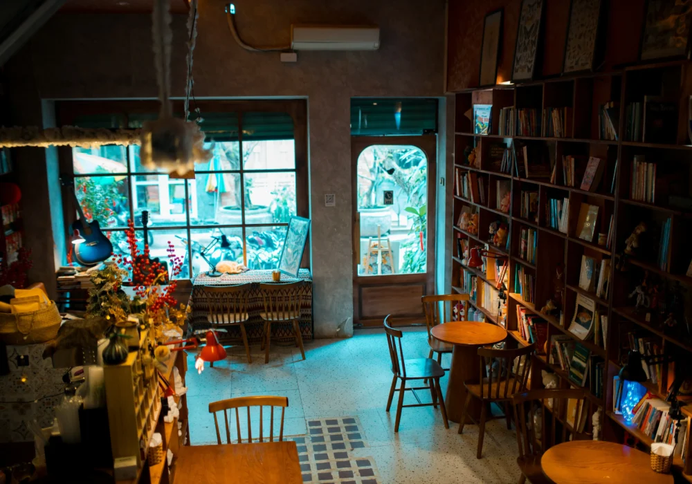La Barcelona literaria: librerías y cafés para los amantes de los libros en invierno