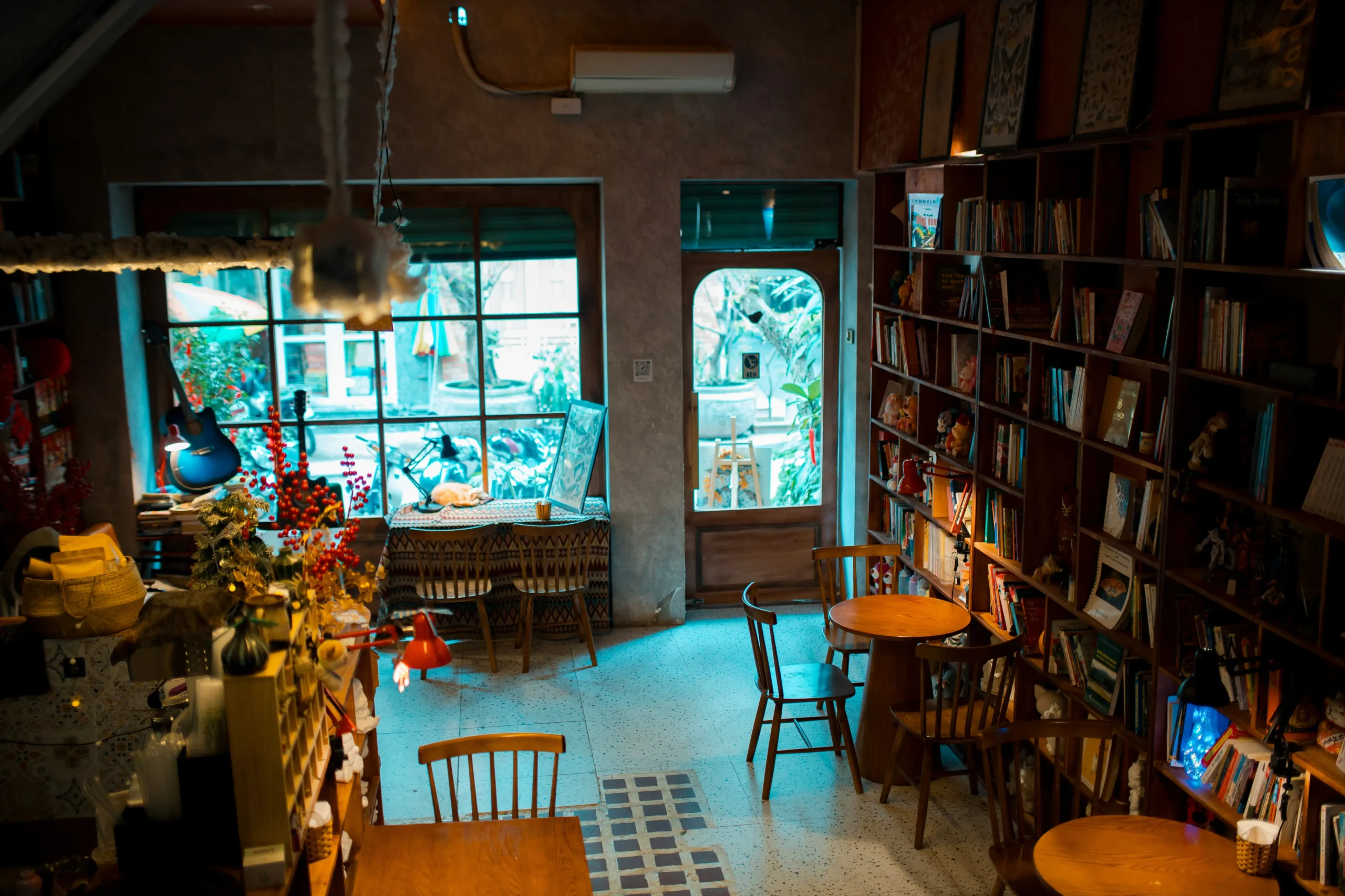 La Barcelona literaria: librerías y cafés para los amantes de los libros en invierno