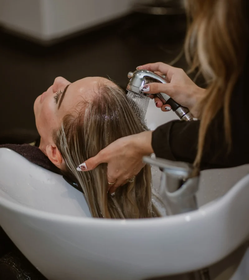 Mejores peluquerías en Barcelona: 9 salones recomendados por barrio y precio