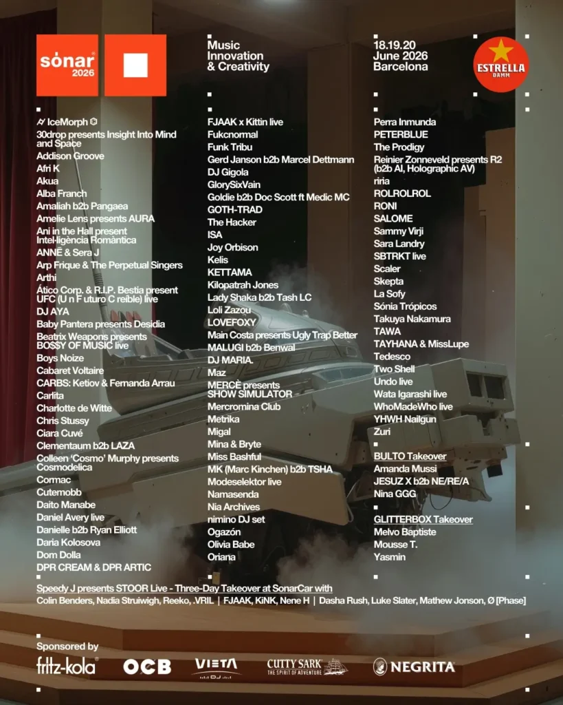 Plakat mit dem Programm und den Künstlern des Sónar 2026 in Barcelona, hilfreich für alle, die eine Unterkunft für das Sónar suchen und ihren Aufenthalt in der Nähe des Festivals planen.