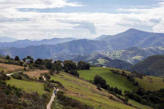 The Best Walking Routes In and Around Barcelona