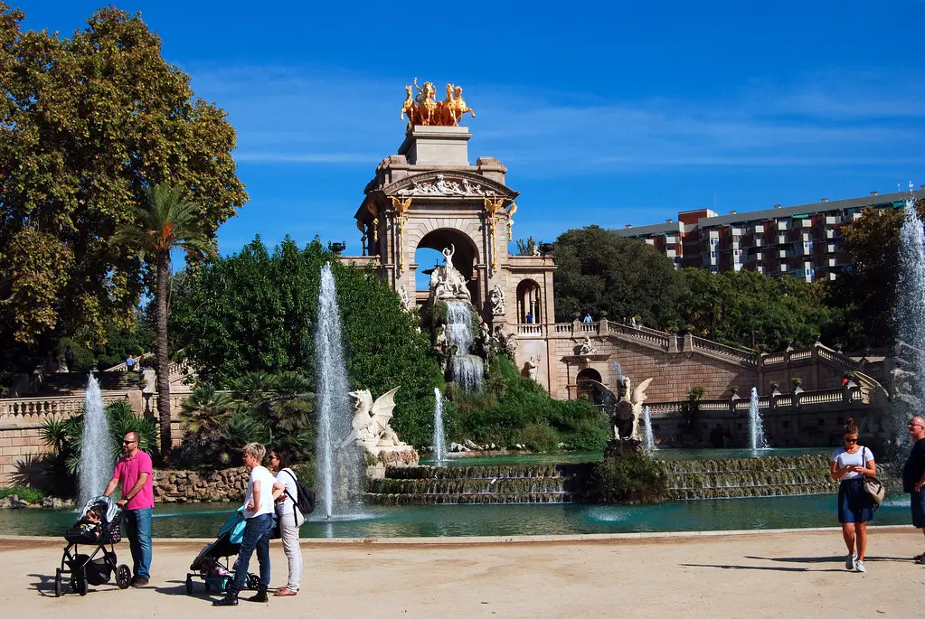 Fontana monumentale e giardini del Parco della Ciutadella, uno degli spazi verdi più popolari di Barcellona.