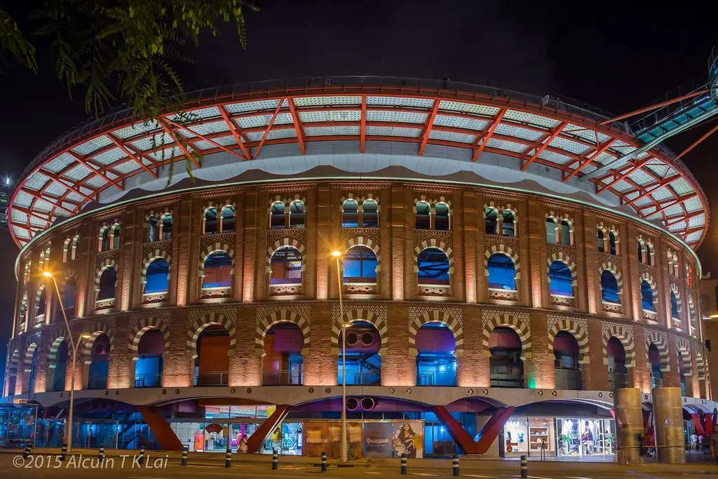 Exterior del centro comercial Las Arenas en Plaça d'Espanya, Barcelona